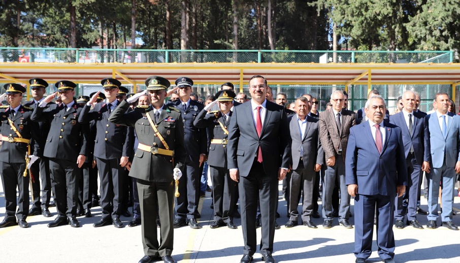 Altınözü ilçe protokolü Ata’nın huzurunda
