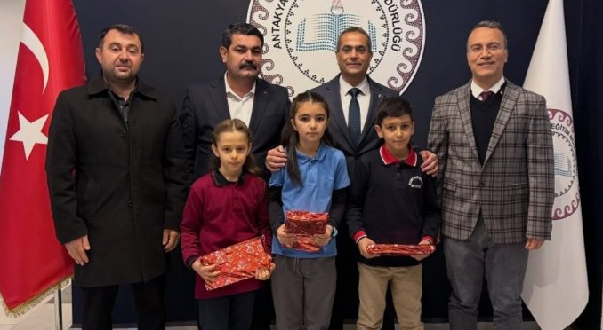 Antakya’da İstiklal Marşı Yarışması Ödülleri Verildi