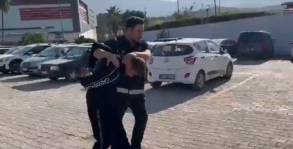 Azılı hırsız yakayı ele verdi