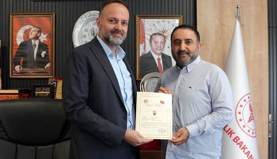 Başhekim Dr. Kavvasoğlu’na Teşekkür Belgesi