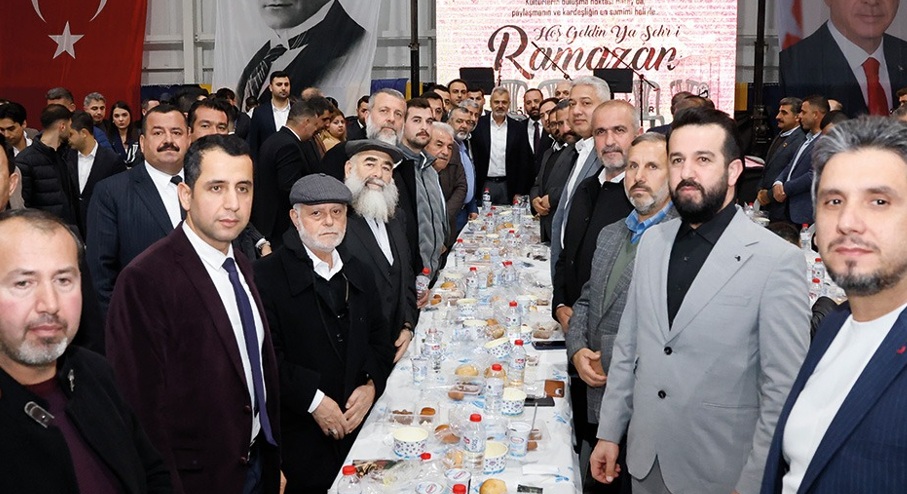 Başkan Öntürk Defne’de İftarda Vatandaşlarla Bir Araya Geldi