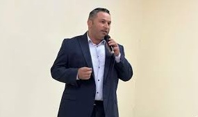 Başkan Yılmaz Sinirli: Depremzedenin yarasını konteynerde, algıyı ekranda büyütüyorlar