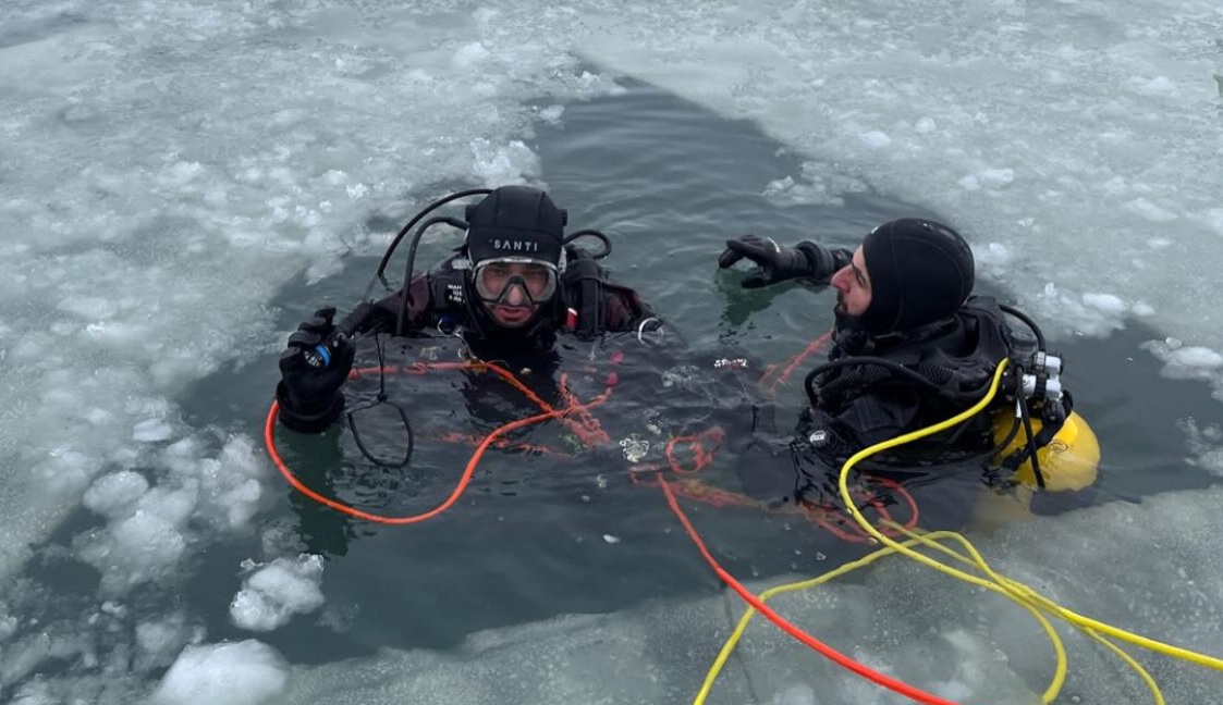 Çıldır Gölü’nde Buz Altı Dalışı