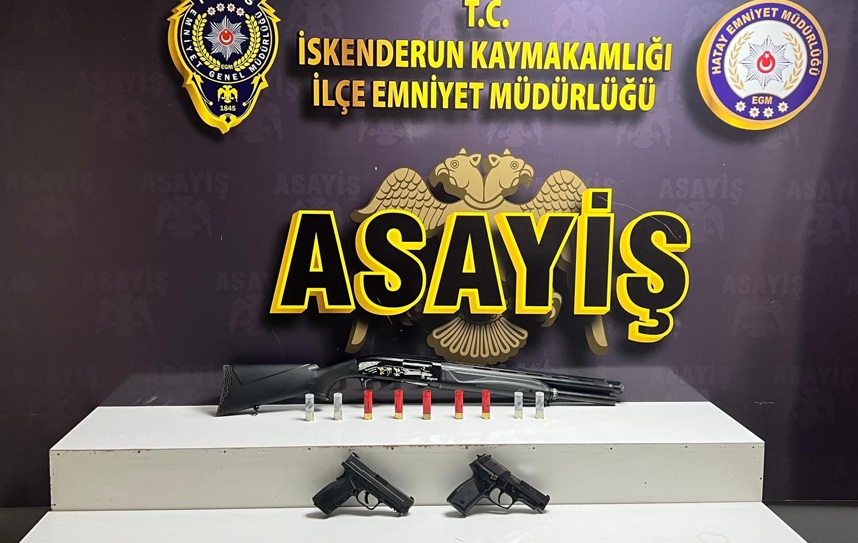 Düğünde havaya ateş eden 2 kişi tutuklandı