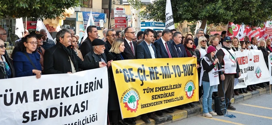 Emeklilerin Eylemi Büyüyor