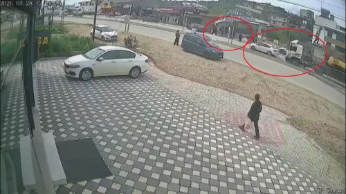 Faciayı Kıl Payı Önledi: Tır Sürücüsünden Hayat Kurtaran Manevra