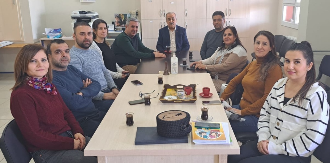 Gülistan Harbiye’de 2 okulu ziyaret etti