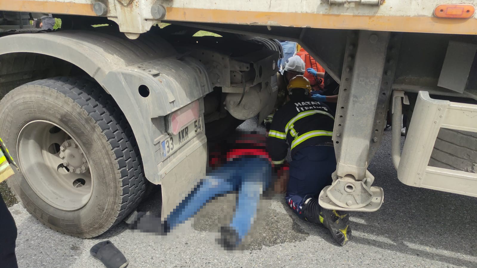 Hatay’da Tır Tamiri Sırasında Feci Kaza haber fotoğrafı