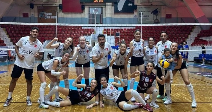 Hatay’ın sultanları zirve takibini sürdürdü