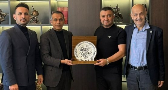 HATKON’dan İş İnsanı Özyurt’a Plaket