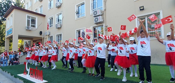 Haydar Mursaloğlu İlkokulu'nda Cumhuriyet Coşkusu