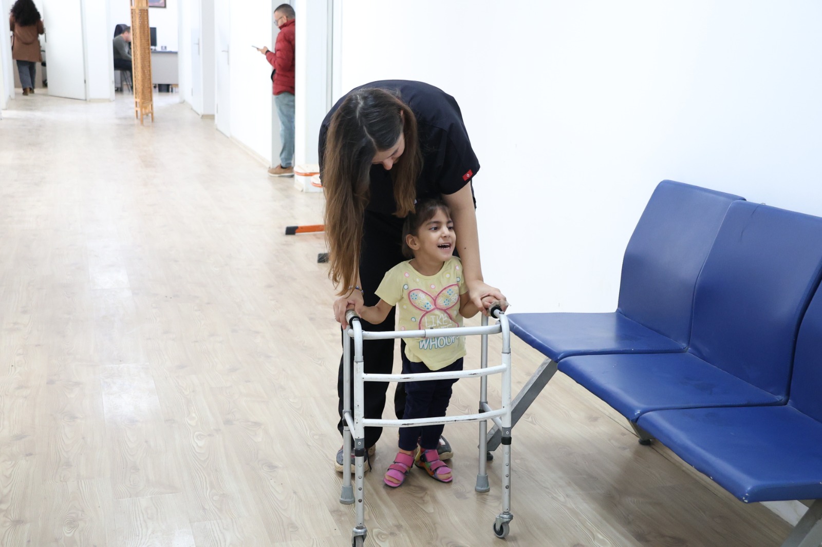 HBB Sağlık Merkezi Ada Su’ya Yürümeyi Öğretti