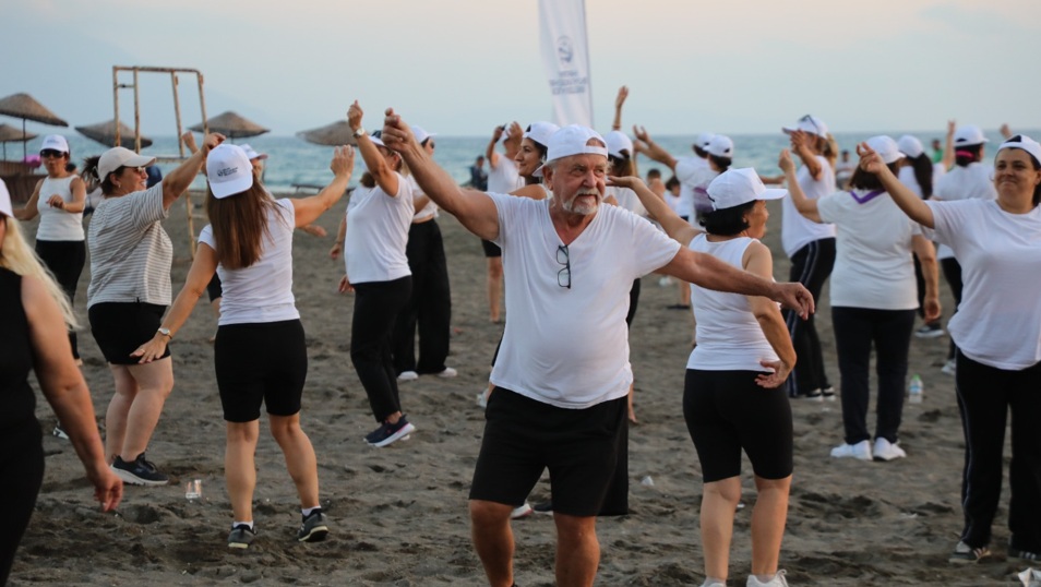 HBB, Sporu Sahile Taşıdı