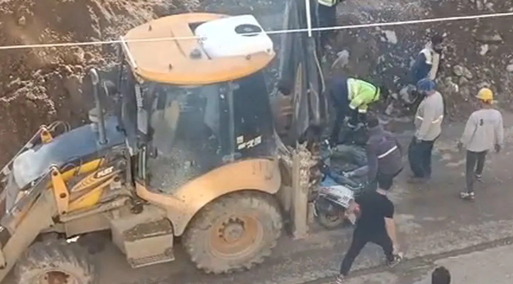 İş makinesinin altında kaldı, hayatını kaybetti