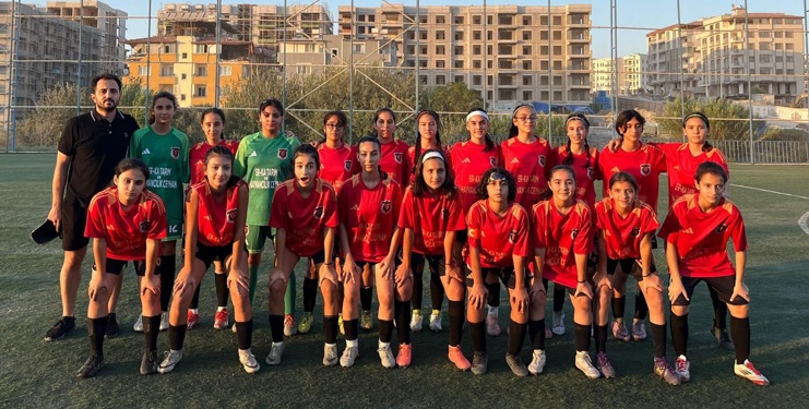 İskenderun Gençlik Merkezi Kadın Futbol Takımından Büyük Başarı