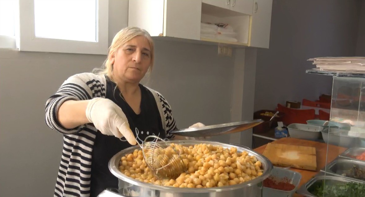 İskenderun’da Nohut Dürüm Dönerle Yarışıyor