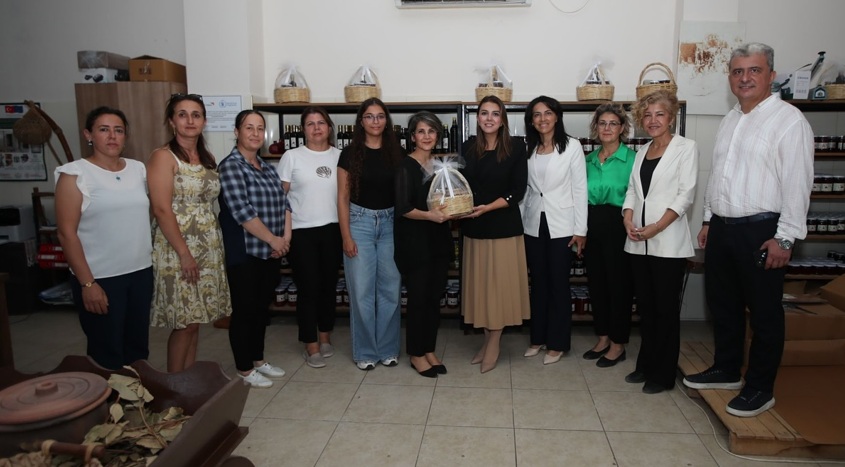 Kadın Üretirse, Toplum Güçlenir.