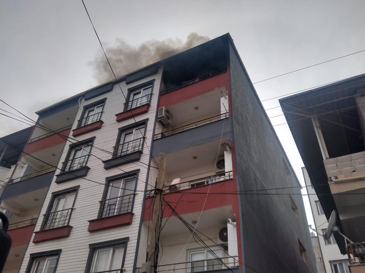 Kırıkhan’da Apartman Yangını