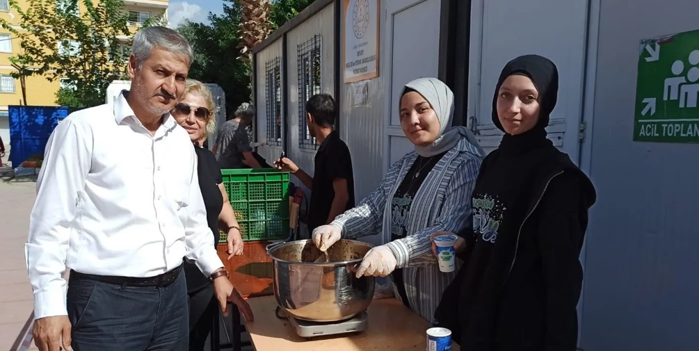 Lisede Gazze yararına Kavurma Satışı