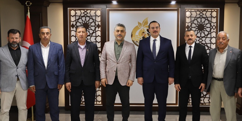 MHP’den Altınözü ziyaretleri