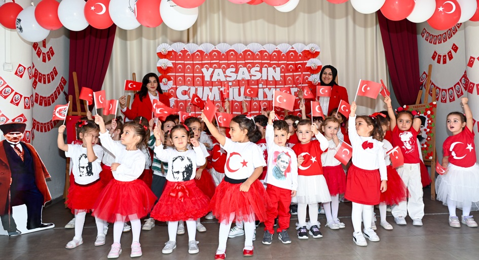 Miniklerden Coşkulu 29 Ekim Kutlaması