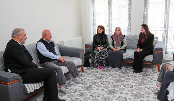 Şehitlerimizin Emanetleri Başımızın Tacıdır