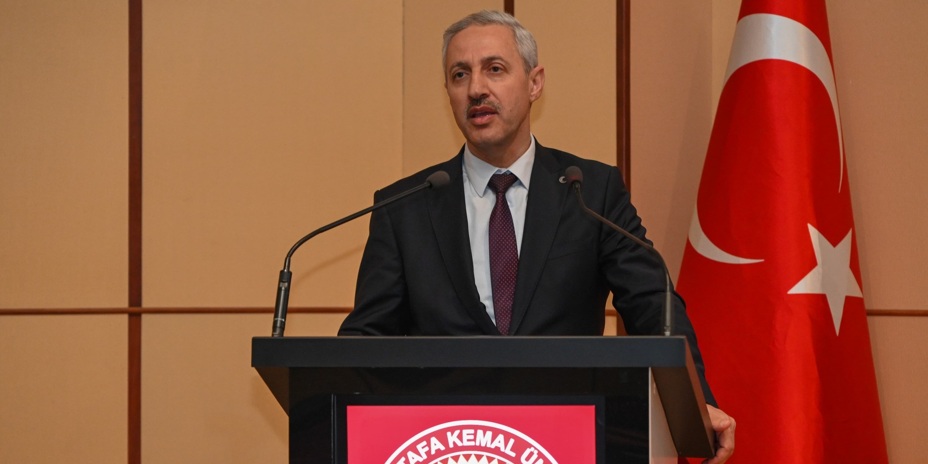 Veysel Eren Yılın Rektörü Seçildi