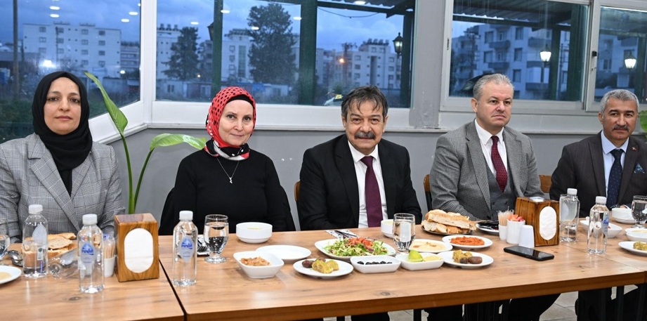Yılmaz iftar programına katıldı