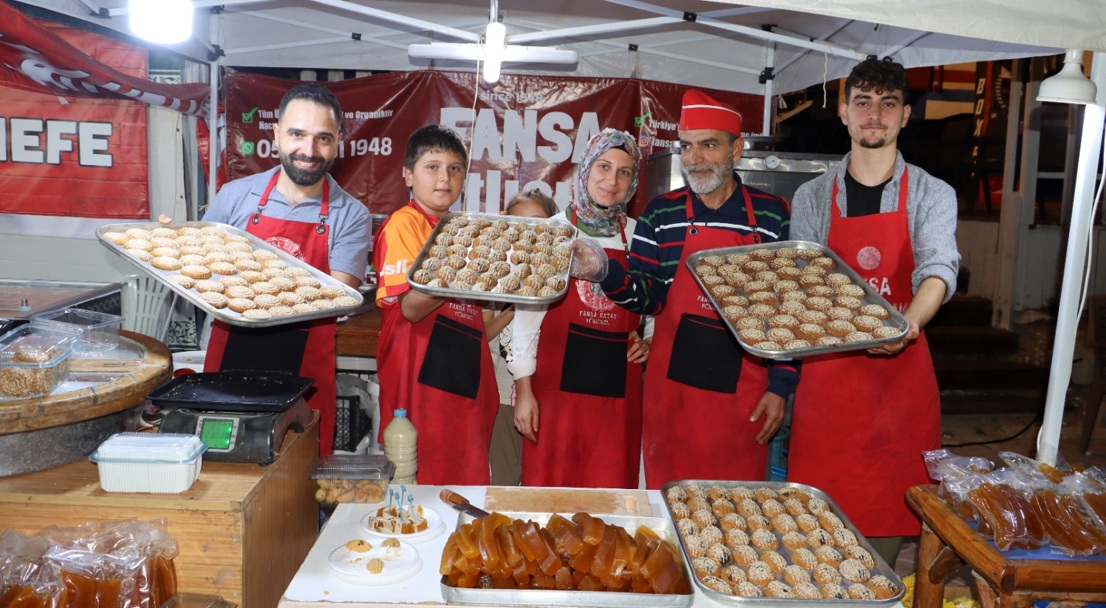 Zeytin Festivalinde Kömbe Kokusu Her Yeri Kapladı